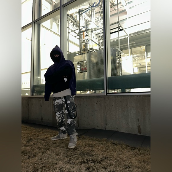 Meet your One-Stop Plug, Chuckie! 🔌💰 - Picture 5 of 10